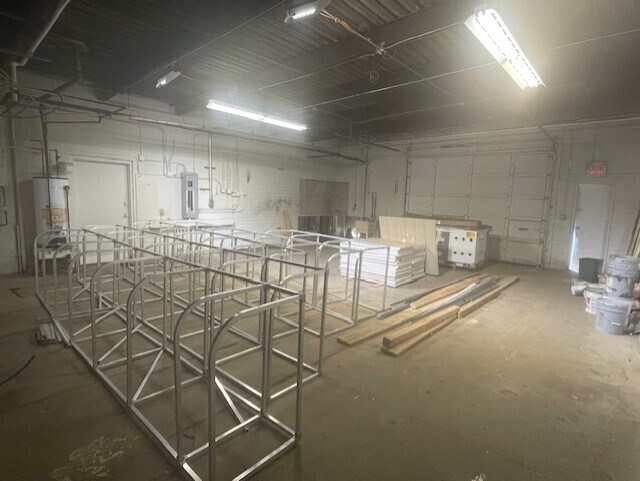 More Photos Of 1300 E Main St, Ravenna Auto Dealership For Lease