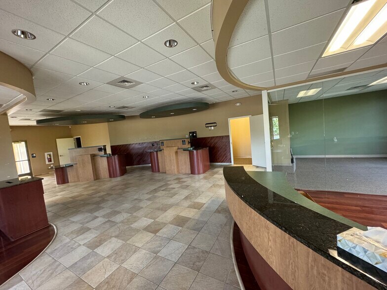 More Photos Of 7485 Limestone Dr, Gainesville Storefront Retail Office For Lease