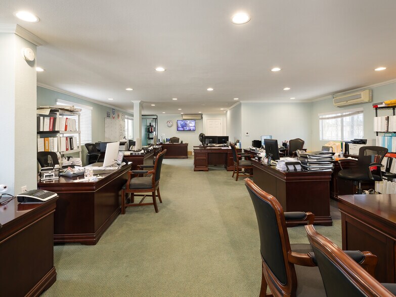 More Photos Of 4701 W Imperial Hwy, Inglewood Loft Creative Space For Sale