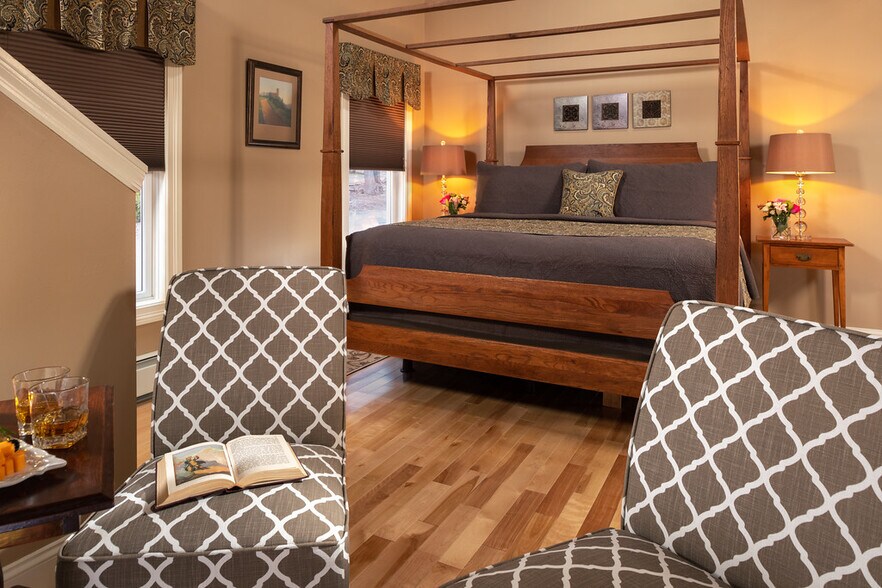 More Photos Of 72 Elm St, Camden Hospitality For Sale