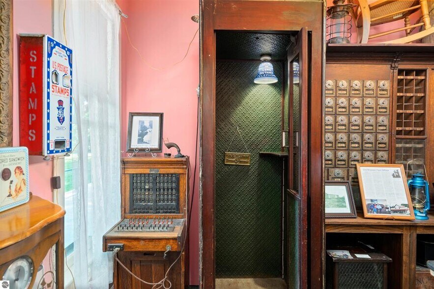 More Photos Of 18599 Mission Rd, Traverse City Hotel For Sale