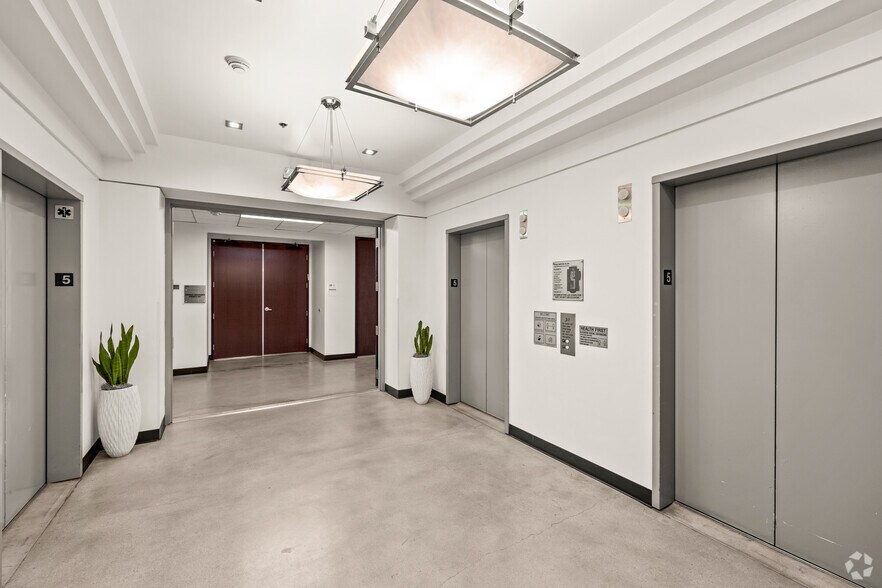 More Photos Of 5805 Sepulveda Blvd, Sherman Oaks Office For Lease