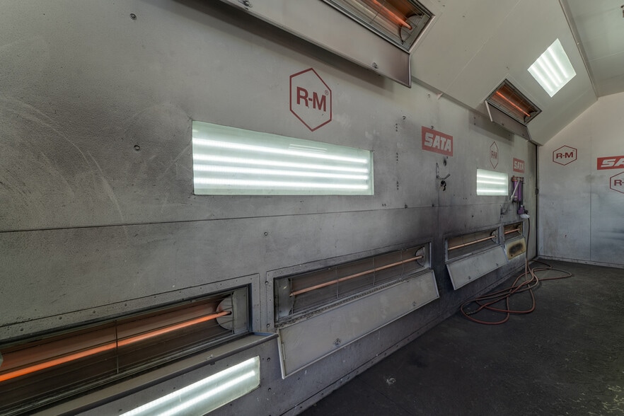 More Photos Of 411 S Harbor Blvd, Santa Ana Auto Dealership For Sale