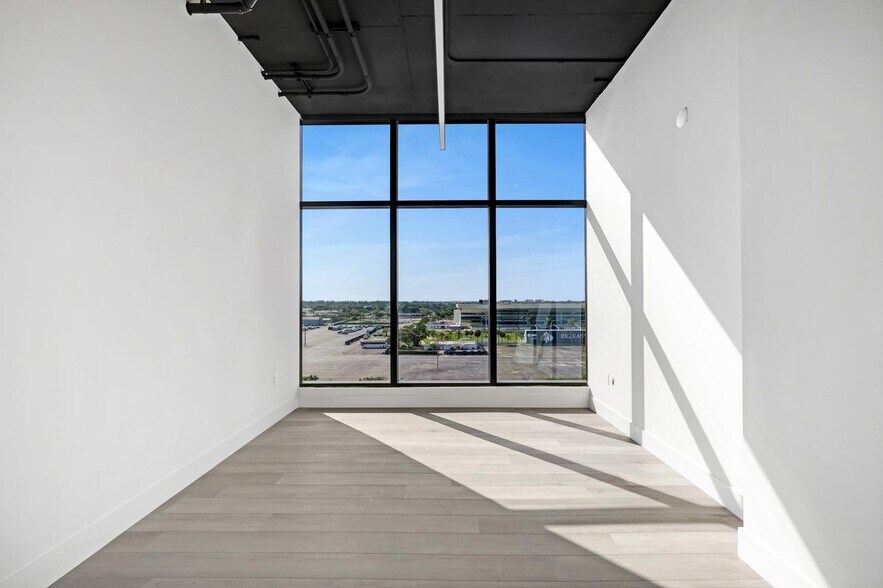 More Photos Of 800 N Federal Hwy, Hallandale Beach Office For Lease