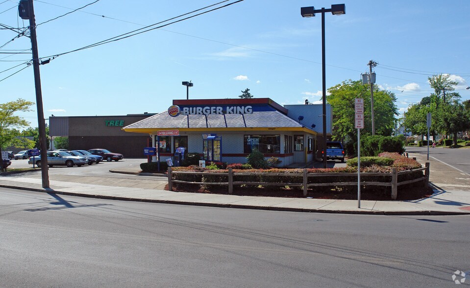 More Photos Of 623 Butternut St, Syracuse Fast Food For Sale
