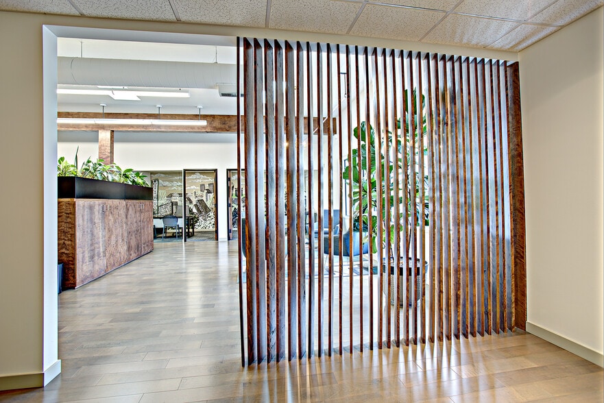 More Photos Of 0110 SW Bancroft St, Portland Office For Lease