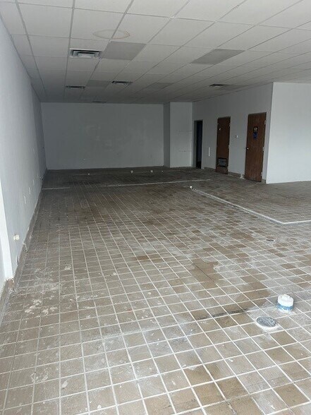 More Photos Of 2300 S Schaefer Hwy, Detroit Storefront For Sale