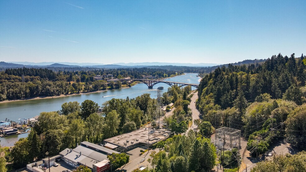 More Photos Of 7107-7221 SW Macadam Ave, Portland Unknown For Lease