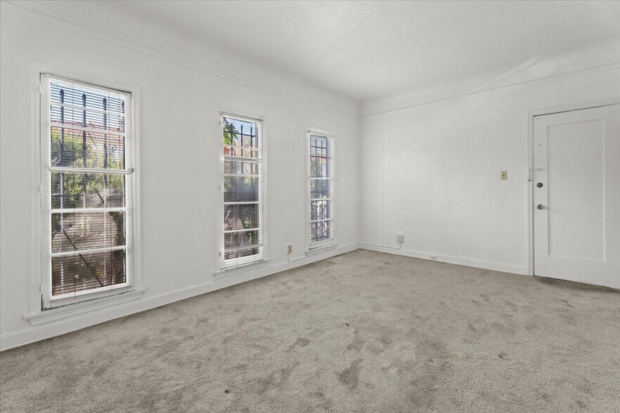 More Photos Of 630 S Cochran Ave, Los Angeles Apartments For Sale