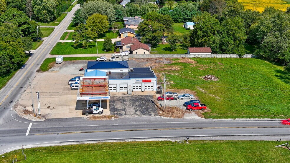 More Photos Of 5982 W State Road 32, Anderson Service Station For Sale