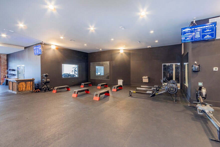 More Photos Of 107 E Orr St, Anderson Specialty For Sale