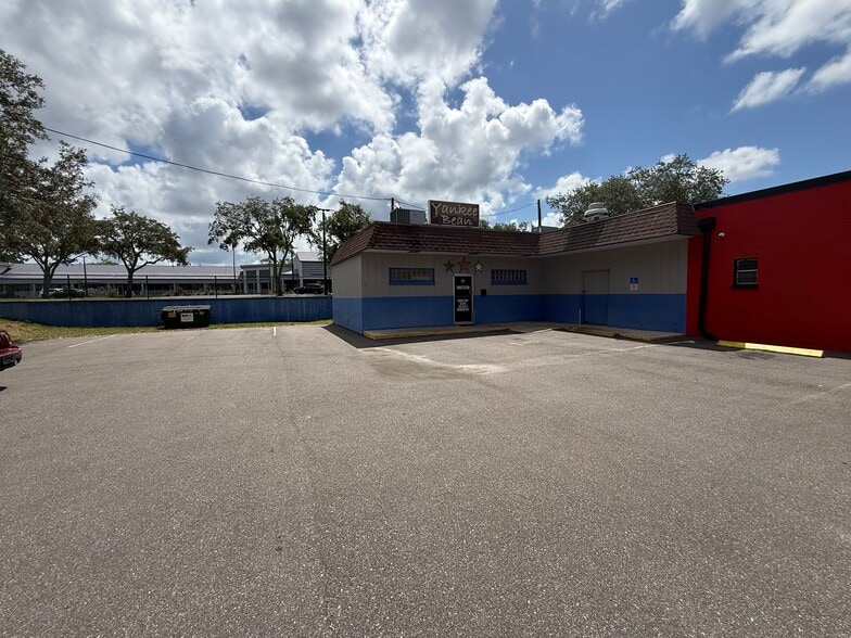 More Photos Of 903 Pinellas Ave S, Tarpon Springs Freestanding For Sale