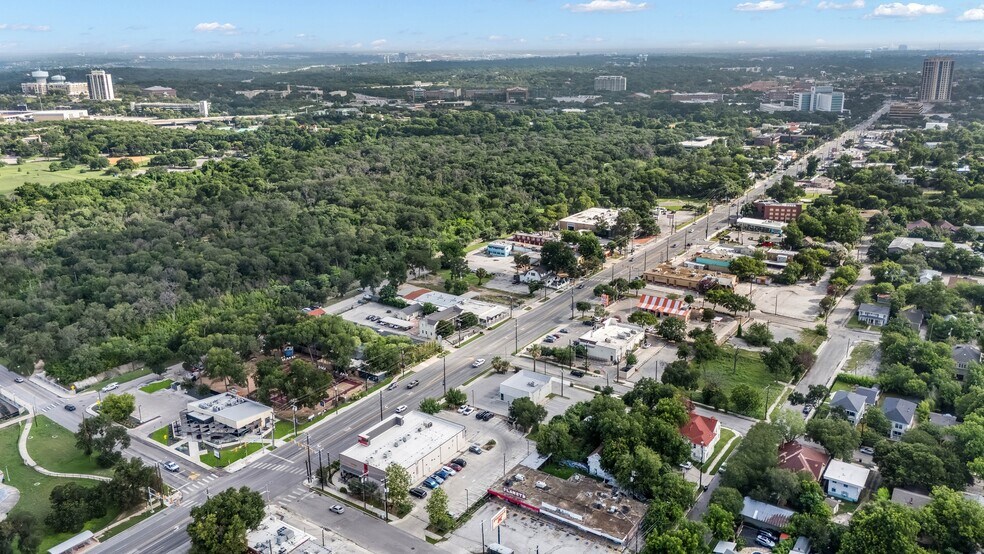 More Photos Of 3015 Broadway St, San Antonio Land For Sale