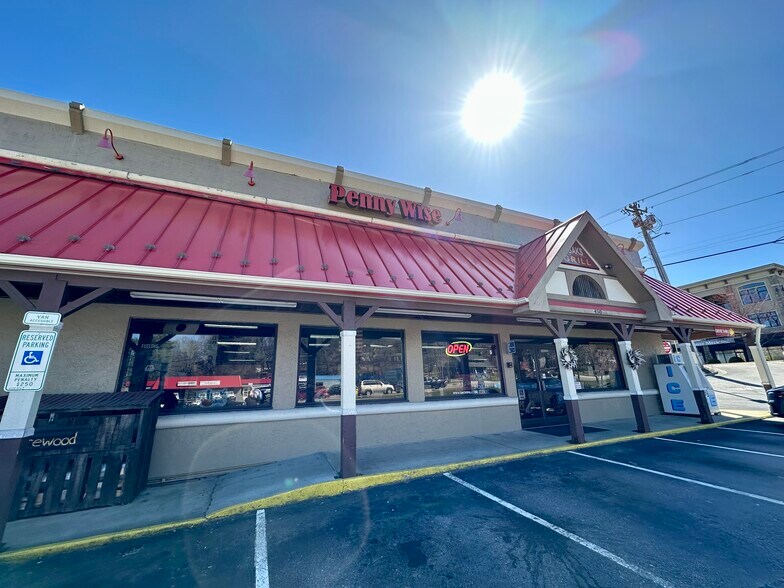 More Photos Of 450 E King St, Boone Service Station For Sale