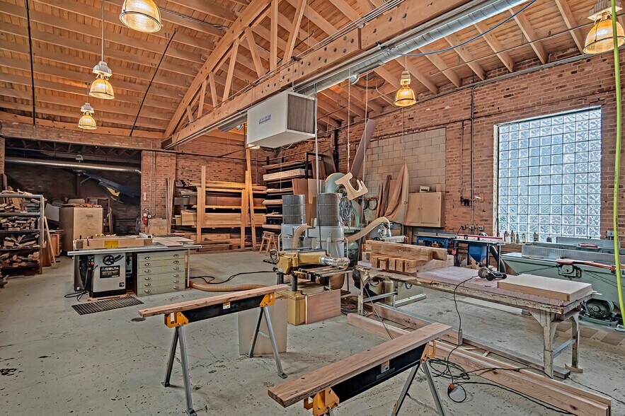 More Photos Of 1750 N Springfield Ave, Chicago Warehouse For Lease