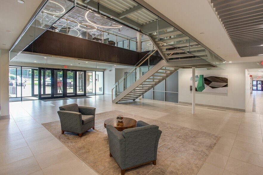 More Photos Of 704 Quince Orchard Rd, Gaithersburg Research And Development For Lease