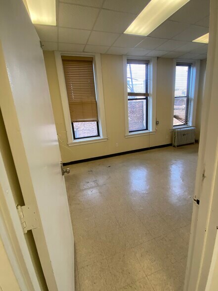More Photos Of 370 E 149th St, Bronx Office For Lease