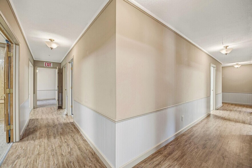 More Photos Of 240 W Green St, Stephenville Office For Sale