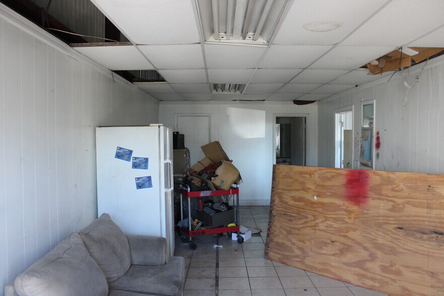 More Photos Of , Clearwater General Retail For Sale