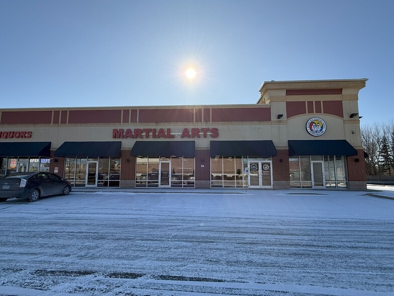 More Photos Of 1023-1049 Main St, Dundee Unknown For Lease