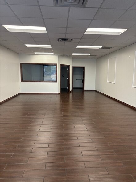 More Photos Of 16600-16622 N Western Ave, Edmond Unknown For Lease