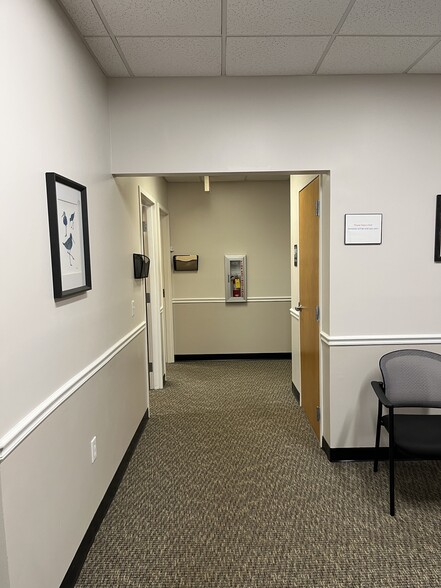 More Photos Of 1091 Pemberton Hill Rd, Apex Medical For Lease