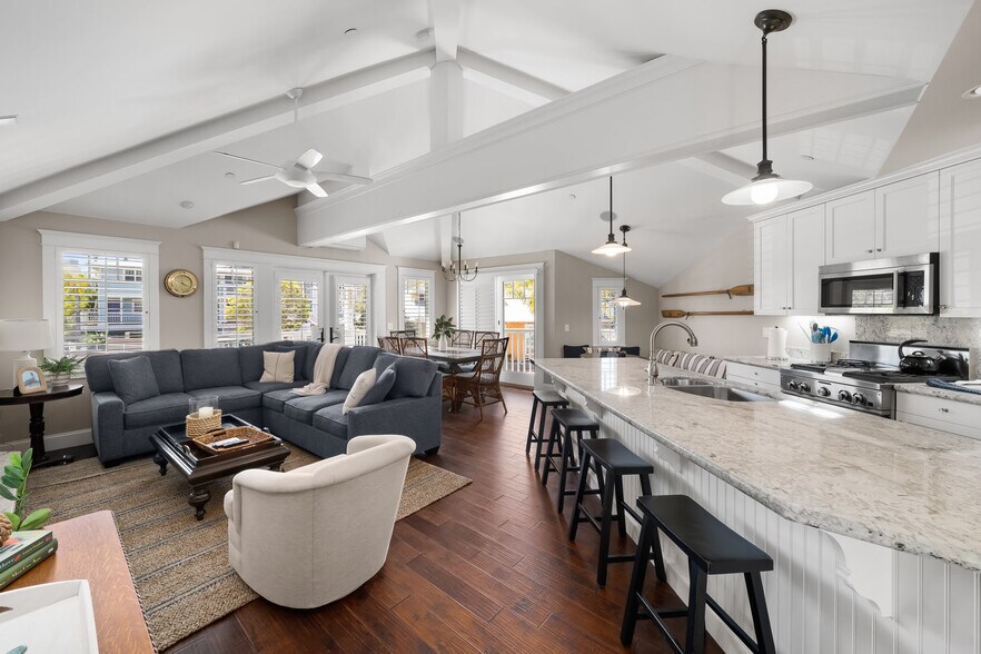 More Photos Of 74 San Francisco St, Avila Beach Flex For Sale