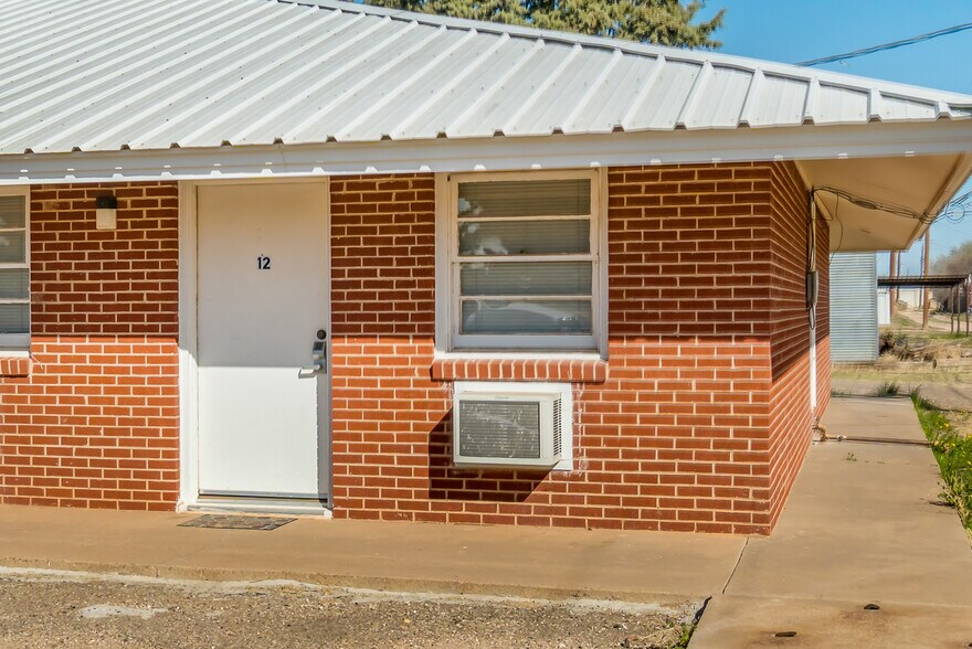 More Photos Of 912 N Hwy 87, Tulia Hotel For Sale