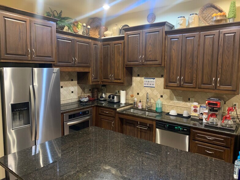 More Photos Of 4602 Park Springs, Arlington Loft Creative Space For Sale