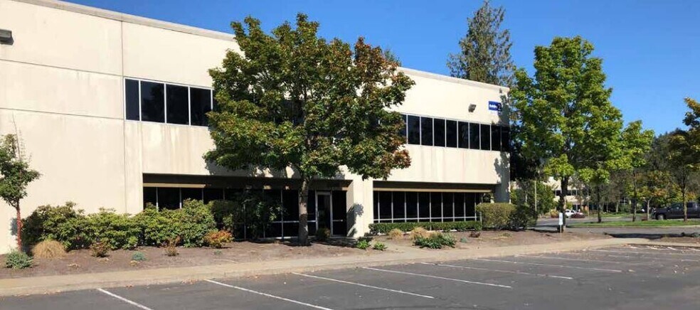 More Photos Of 12674-12698 Gateway Dr S, Tukwila Research And Development For Lease