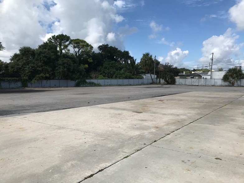 More Photos Of 1304 Old Okeechobee Rd, West Palm Beach Warehouse For Lease