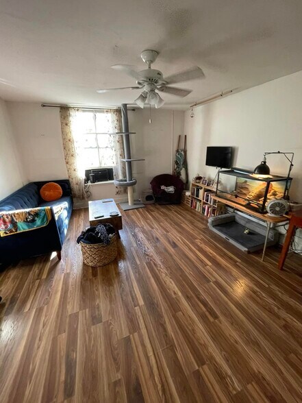 More Photos Of 128 S Market St, Frederick Apartments For Sale