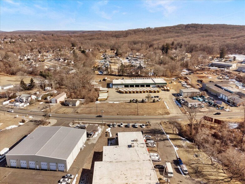 More Photos Of 118 Quinnipiac Ave, North Haven Warehouse For Lease