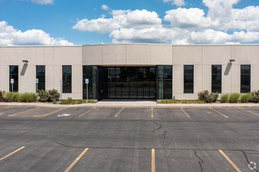 More Photos Of 30 Becker Rd, West Henrietta Showroom For Lease