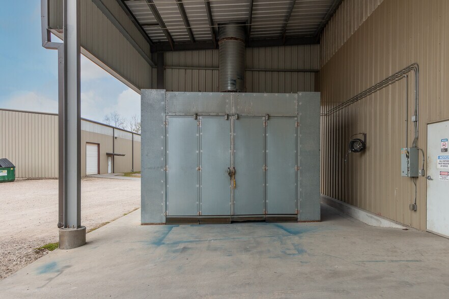More Photos Of 650 Aldine Bender Rd, Houston Warehouse For Sale