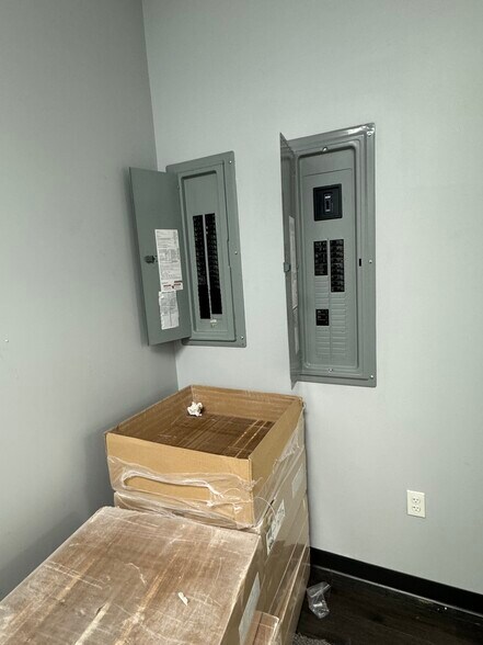 More Photos Of 10781 Park Blvd, Seminole Unknown For Lease