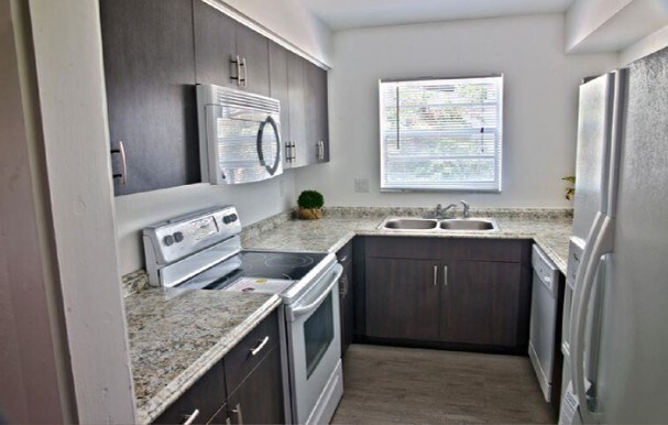 More Photos Of 202 Lucerne Ave, Lake Worth Apartments For Sale