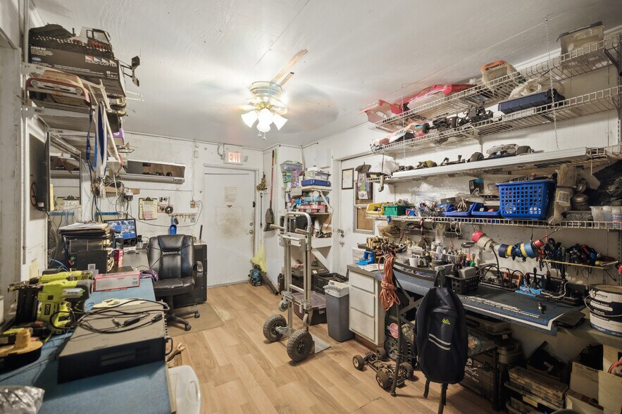 More Photos Of 609 NW 4th Ave, Ocala Flex For Sale