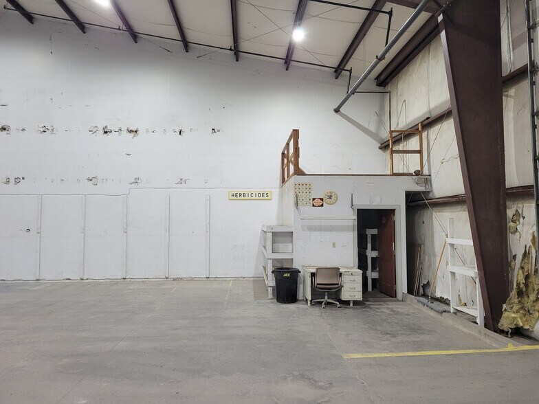 More Photos Of 500 NW Cherry Ln, Madras Industrial For Sale