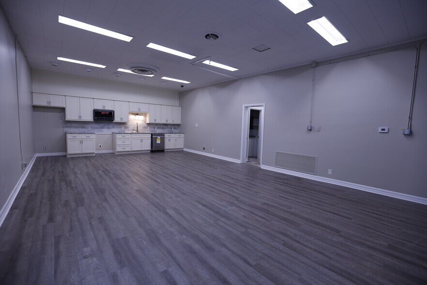 More Photos Of 325 W Main St, Lebanon Office Residential For Sale