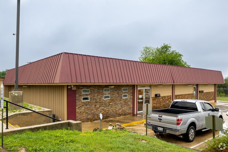 Primary Photo Of 2307 Bandera Rd, San Antonio Office For Lease