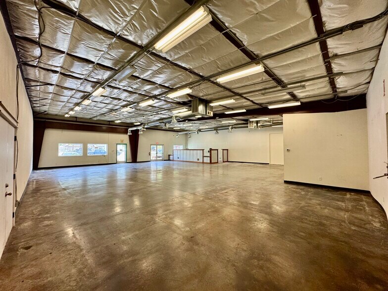 Primary Photo Of 80 Country Club Dr, Willow Creek General Retail For Lease