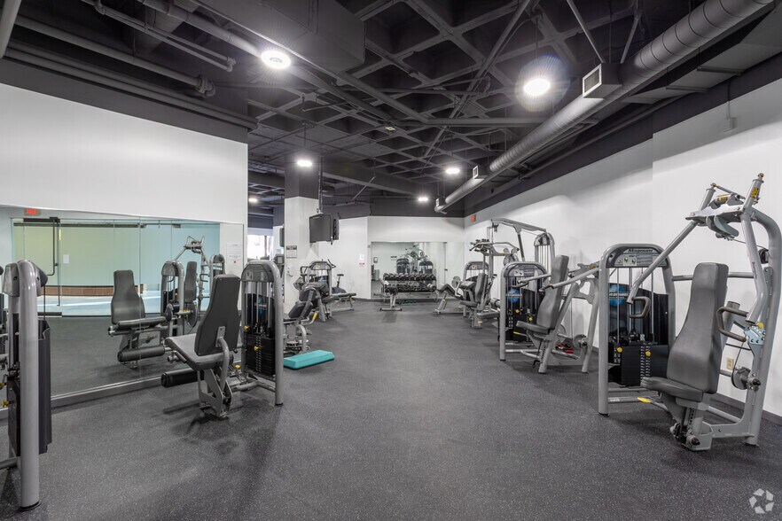 More Photos Of 1100 Main St, Kansas City Office For Lease