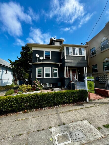 More Photos Of 740-744 Alcatraz Ave, Oakland Apartments For Sale