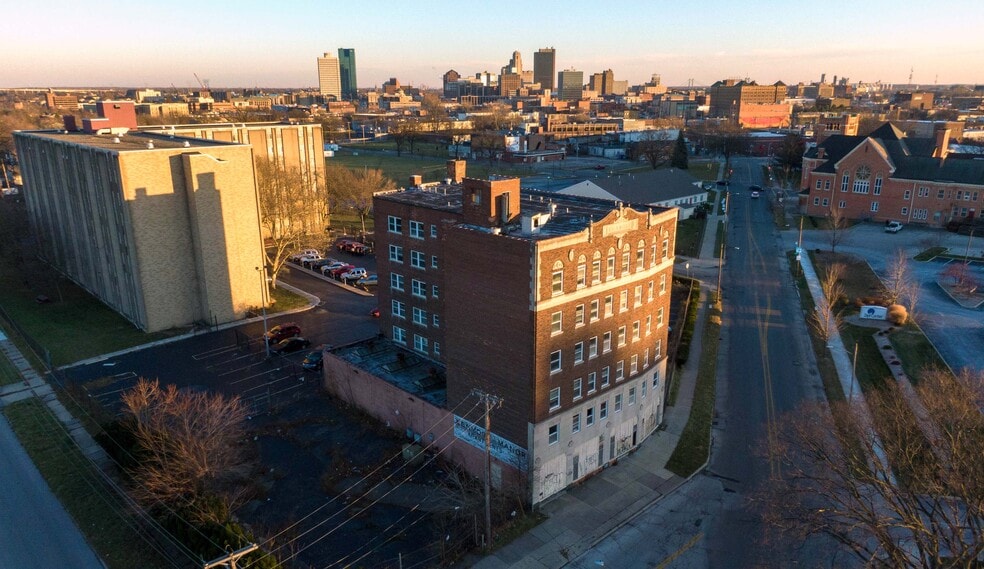 More Photos Of 2044 Fulton St, Toledo Apartments For Sale