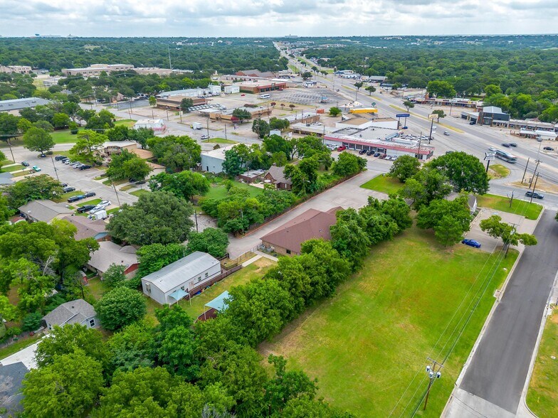 More Photos Of 905 Roberts Cut Off Rd, River Oaks Office For Sale