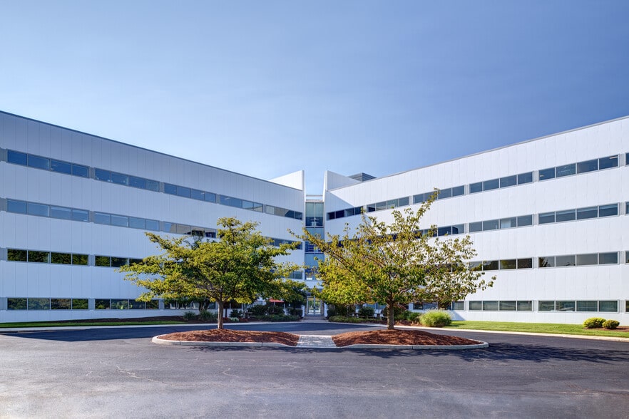 More Photos Of 500 College Rd E, Princeton Office For Lease