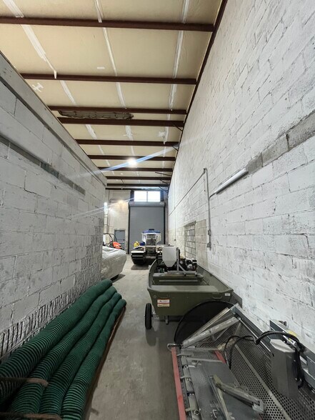 More Photos Of 121 Sykes Ave, Virginia Beach Warehouse For Lease