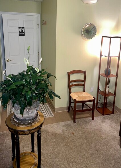 More Photos Of 1404 Starling Dr, Richmond Office For Sale