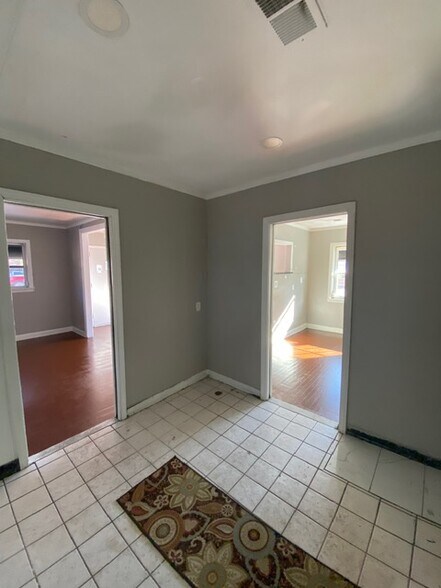 More Photos Of 1617 Ashley River Rd, Charleston Freestanding For Lease